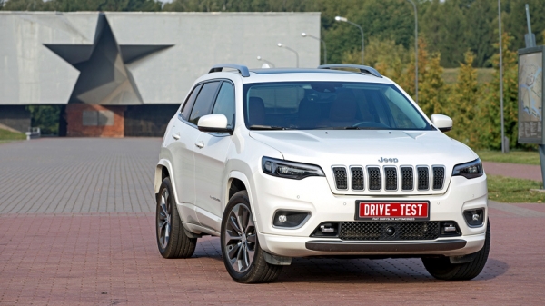 Прикрываем Jeep Compass обновлённым Cherokee