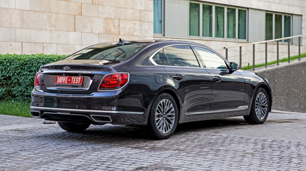 Пересаживаемся из&nbsp;дорогого седана Genesis&nbsp;G80 в&nbsp;Kia К900