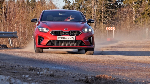 Трясёмся в&nbsp;стильных универсалах Kia&nbsp;ProCeed GT и&nbsp;GT-Line