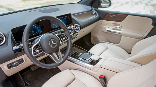 Проводим время с компактвэном Mercedes-Benz B 200 Проводим время с компактвэном Mercedes-Benz B 200