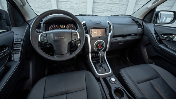 Не даём скучать обновлённому пикапу Isuzu D-Max c мотором 3.0 Не даём скучать обновлённому пикапу Isuzu D-Max c мотором 3.0