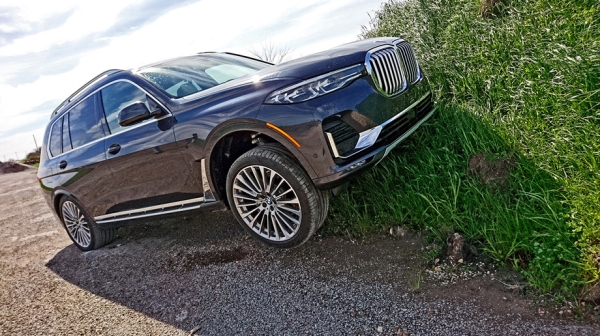 Покоряем Америку при помощи флагманского кроссовера BMW X7 Покоряем Америку при помощи флагманского кроссовера BMW X7