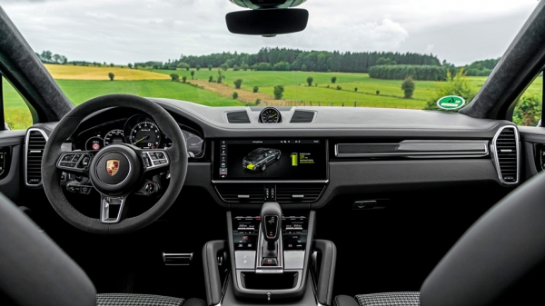 Комплектуем гамму Porsche Cayenne версией Turbo S E-Hybrid