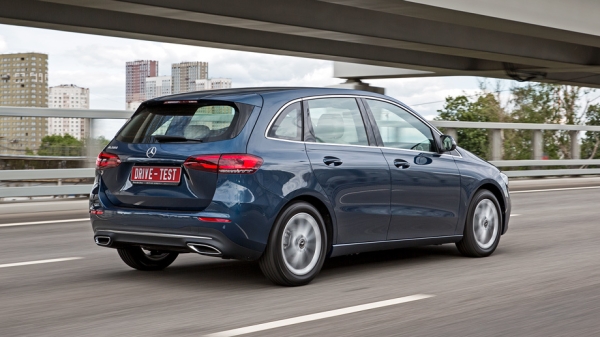 Проводим время с компактвэном Mercedes-Benz B 200 Проводим время с компактвэном Mercedes-Benz B 200