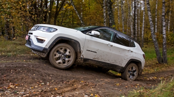 Прикрываем Jeep Compass обновлённым Cherokee