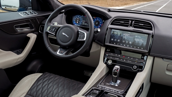 Разгоняем BMW X3 M, Jaguar F-Pace SVR и Range Rover Velar с V8 Разгоняем BMW X3 M, Jaguar F-Pace SVR и Range Rover Velar с V8