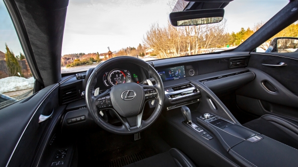 Останавливаемся в шаге от понимания купе Lexus LC 500 Останавливаемся в шаге от понимания купе Lexus LC 500