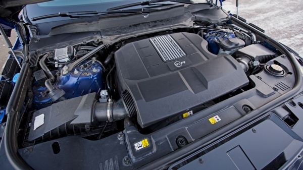 Сравниваем Mercedes-AMG G 63 и Range Rover Sport SVR Сравниваем Mercedes-AMG G 63 и Range Rover Sport SVR