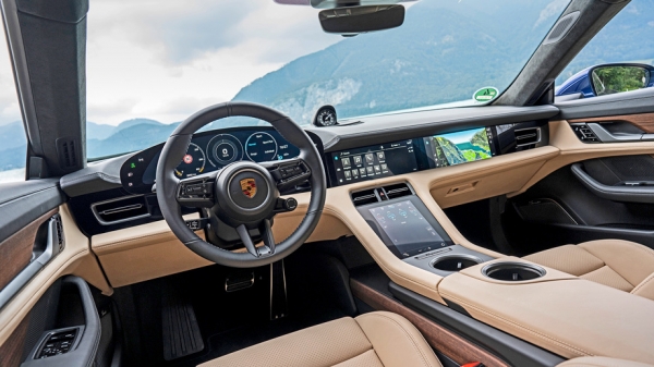 Разряжаем 800-вольтовые седаны Porsche Taycan Разряжаем 800-вольтовые седаны Porsche Taycan