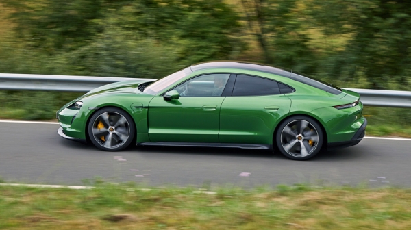 Разряжаем 800-вольтовые седаны Porsche Taycan Разряжаем 800-вольтовые седаны Porsche Taycan