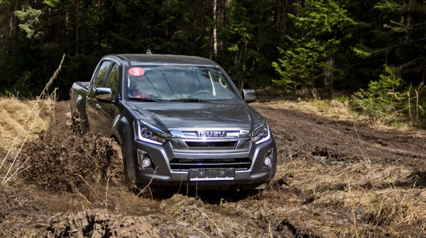 Не даём скучать обновлённому пикапу Isuzu D-Max c мотором 3.0 Не даём скучать обновлённому пикапу Isuzu D-Max c мотором 3.0