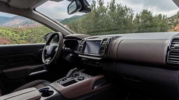 Плывём над дорогой в&nbsp;кроссовере Citroen C5 Aircross