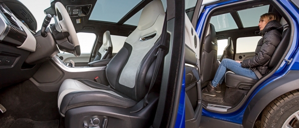 Сравниваем Mercedes-AMG G 63 и Range Rover Sport SVR Сравниваем Mercedes-AMG G 63 и Range Rover Sport SVR