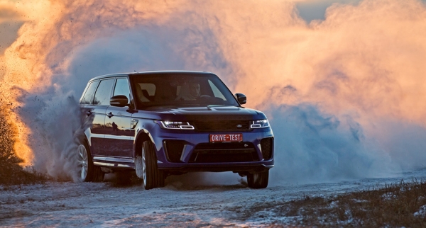 Сравниваем Mercedes-AMG G 63 и Range Rover Sport SVR Сравниваем Mercedes-AMG G 63 и Range Rover Sport SVR