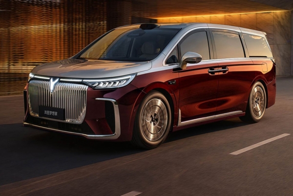 Обновленный минивэн Voyah Dreamer: 800 вольт и танковый разворот Обновленный минивэн Voyah Dreamer: 800 вольт и танковый разворот