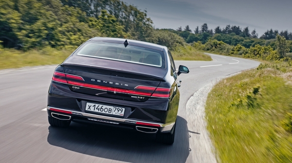 Фиксируем сугубо внешнюю смену имиджа седаном Genesis G90