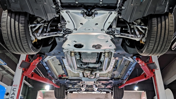 Разгоняем тормозами купе и&nbsp;кабриолет BMW M8 Competition