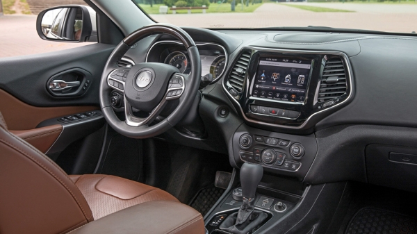 Прикрываем Jeep Compass обновлённым Cherokee