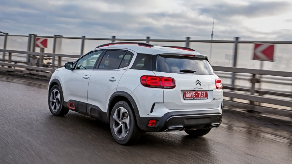 Сопоставляем кроссоверы Toyota RAV4 и&nbsp;Citroen C5 Aircross