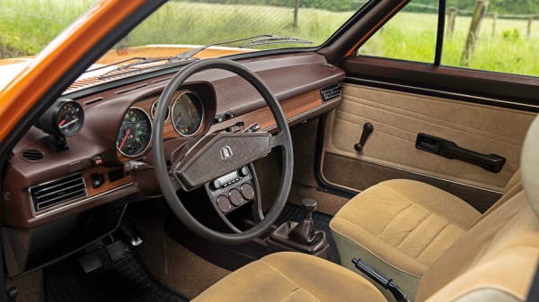 Врываемся в прошлое на классических Фольксвагенах Врываемся в прошлое на классических Фольксвагенах