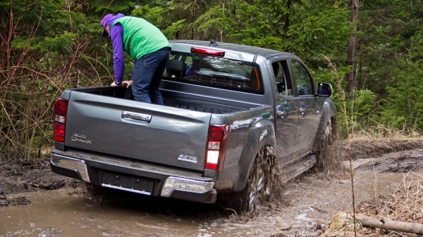 Не даём скучать обновлённому пикапу Isuzu D-Max c мотором 3.0 Не даём скучать обновлённому пикапу Isuzu D-Max c мотором 3.0