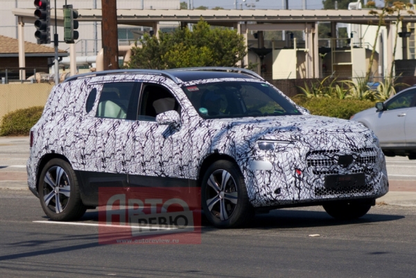 Новый Mercedes-Benz GLB вышел на испытания