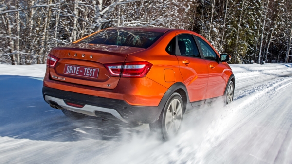 Буксуем на&nbsp;седанах Renault Logan Stepway и&nbsp;Lada Vesta Cross