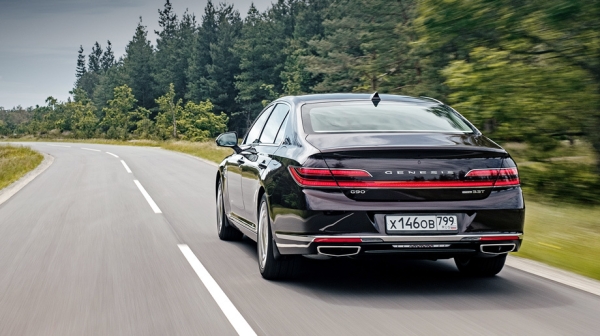 Фиксируем сугубо внешнюю смену имиджа седаном Genesis G90