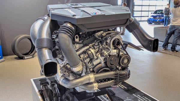 Плавим шины кроссоверов BMW X3 M и&nbsp;X4 M Competition