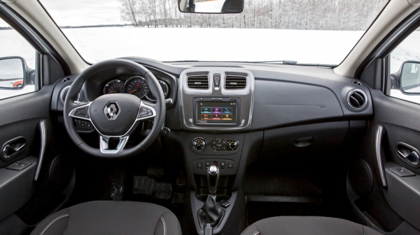 Буксуем на&nbsp;седанах Renault Logan Stepway и&nbsp;Lada Vesta Cross
