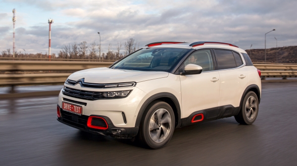 Сопоставляем кроссоверы Toyota RAV4 и&nbsp;Citroen C5 Aircross