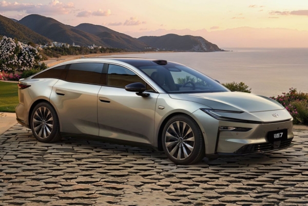 Флагманская Toyota bZ7: экосистема Xiaomi и передний привод