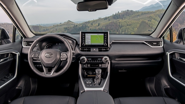 Находим заносчивым кроссовер Toyota RAV4 пятого поколения Находим заносчивым кроссовер Toyota RAV4 пятого поколения