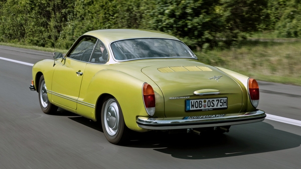 Врываемся в прошлое на классических Фольксвагенах Врываемся в прошлое на классических Фольксвагенах