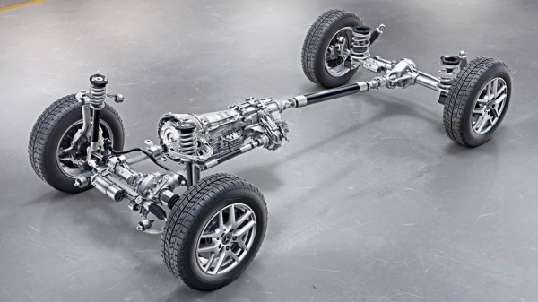 Сравниваем Mercedes-AMG G 63 и Range Rover Sport SVR Сравниваем Mercedes-AMG G 63 и Range Rover Sport SVR