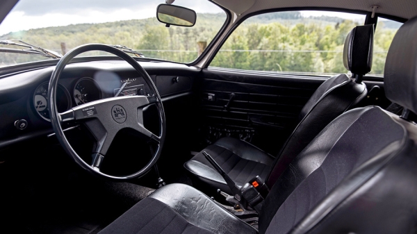 Врываемся в прошлое на классических Фольксвагенах Врываемся в прошлое на классических Фольксвагенах