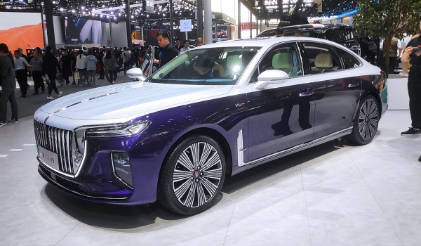 Седан Hongqi H9 в России: рестайлинг, V6 и полный привод Седан Hongqi H9 в России: рестайлинг, V6 и полный привод