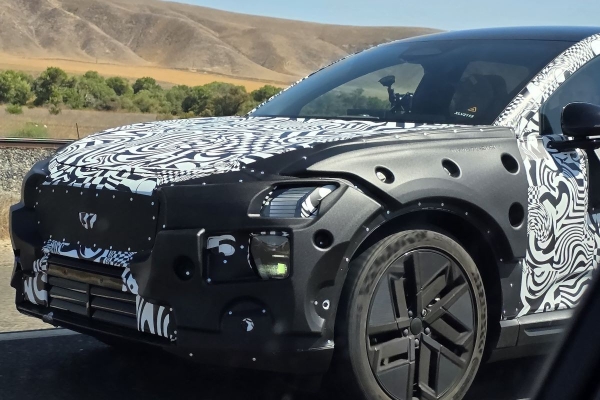 Новое поколение Volvo XC60: первые фотографии Новое поколение Volvo XC60: первые фотографии