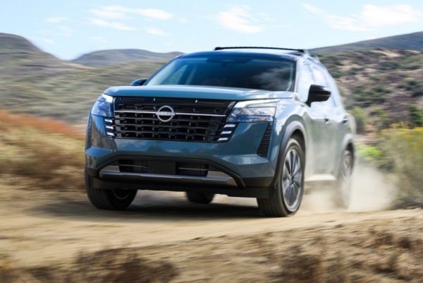Nissan Pathfinder для США подготовился к новому модельному году