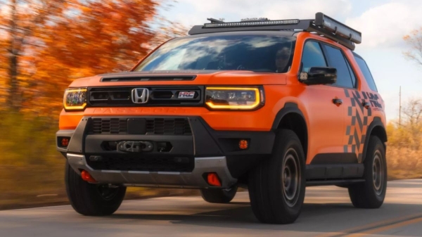Показаны внедорожная Honda Passport HRC и раллийный Civic Type R