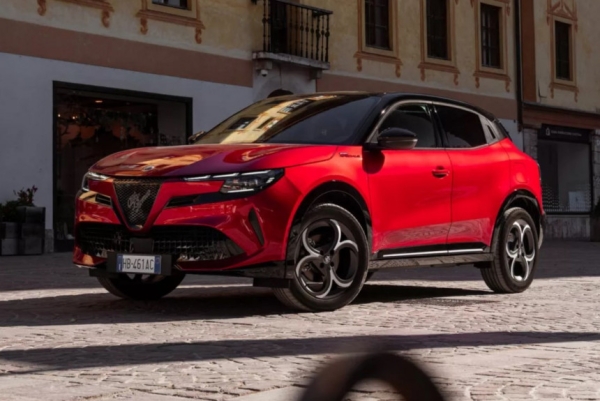 Паркетник Alfa Romeo Junior Sport Speciale обрел спортивный антураж Паркетник Alfa Romeo Junior Sport Speciale обрел спортивный антураж