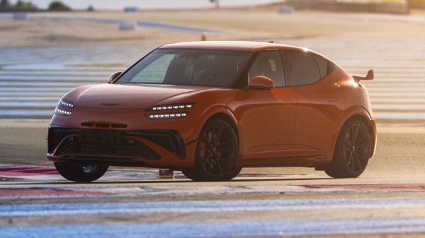 Драйверский кроссовер Genesis GV60 Magma: серийная версия Драйверский кроссовер Genesis GV60 Magma: серийная версия