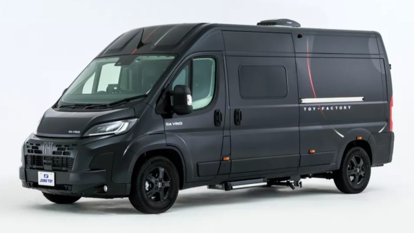 Автодом Fiat Ducato перешел на темную сторону силы «Звездных войн» Автодом Fiat Ducato перешел на темную сторону силы «Звездных войн»