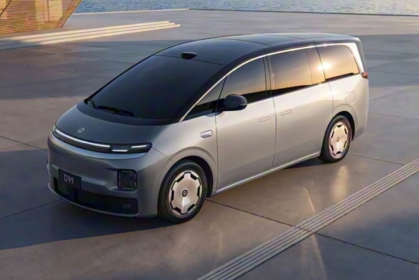 Минивэн Leapmotor D99 стал подарком на юбилей фирмы