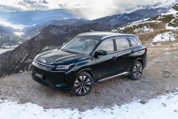 Гибридный кроссовер Evolute i-Space: скоро с полным приводом Гибридный кроссовер Evolute i-Space: скоро с полным приводом