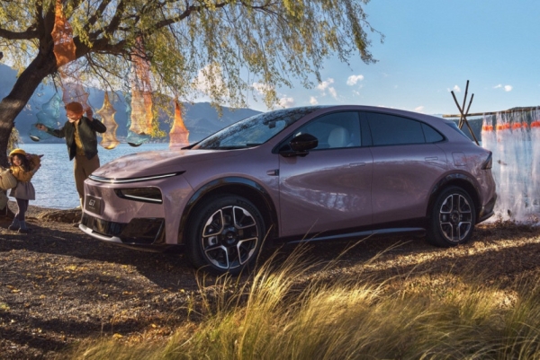 Кроссовер XPeng G7 обрел гибридную модификацию Кроссовер XPeng G7 обрел гибридную модификацию