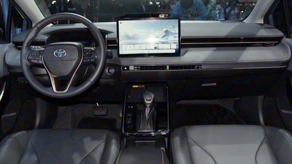 Обновленная Toyota Corolla: версии для Европы и Китая  