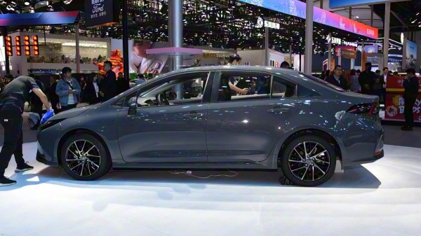 Обновленная Toyota Corolla: версии для Европы и Китая  