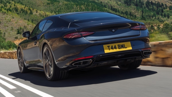 Представлены модификации Bentley Continental GT S и GTC S 