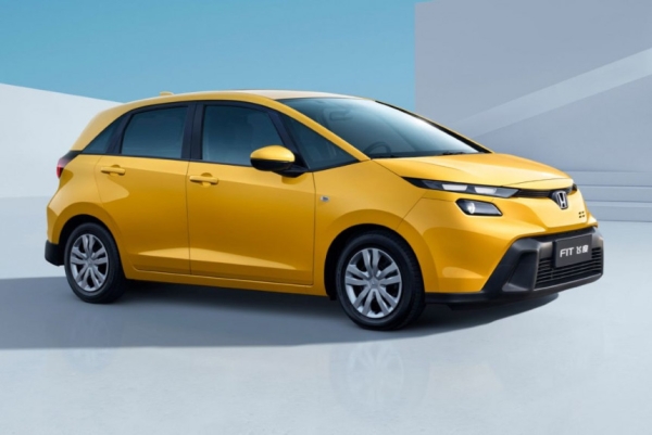 Обновленный хэтчбек Honda Fit полностью рассекречен Обновленный хэтчбек Honda Fit полностью рассекречен